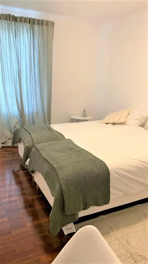 Madeira, 3 Bedroom Apartment With Ocean Views In Funchal