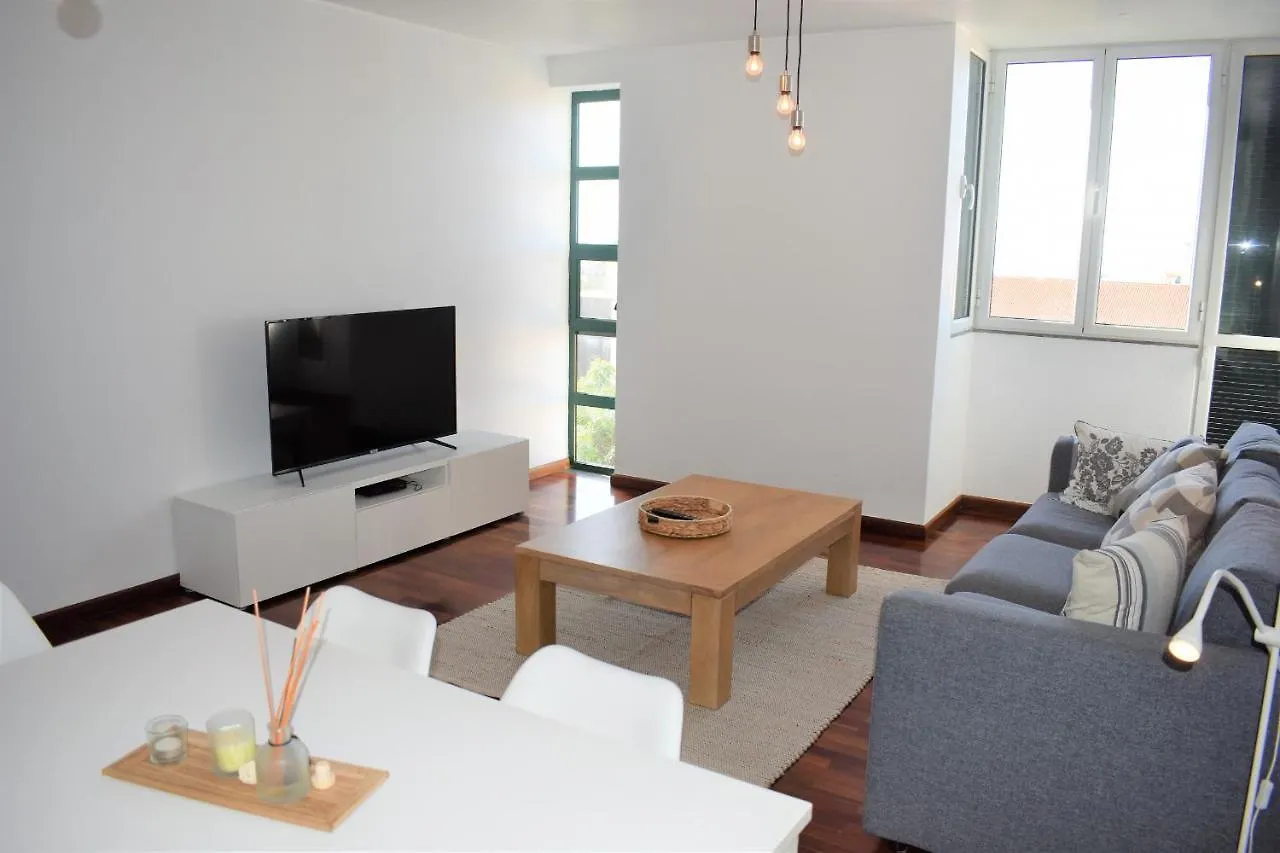 Madeira, 3 Bedroom Apartment With Ocean Views In Funchal