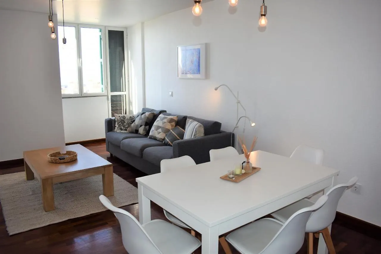 Madeira, 3 Bedroom Apartment With Ocean Views In Funchal Funchal (Madeira)