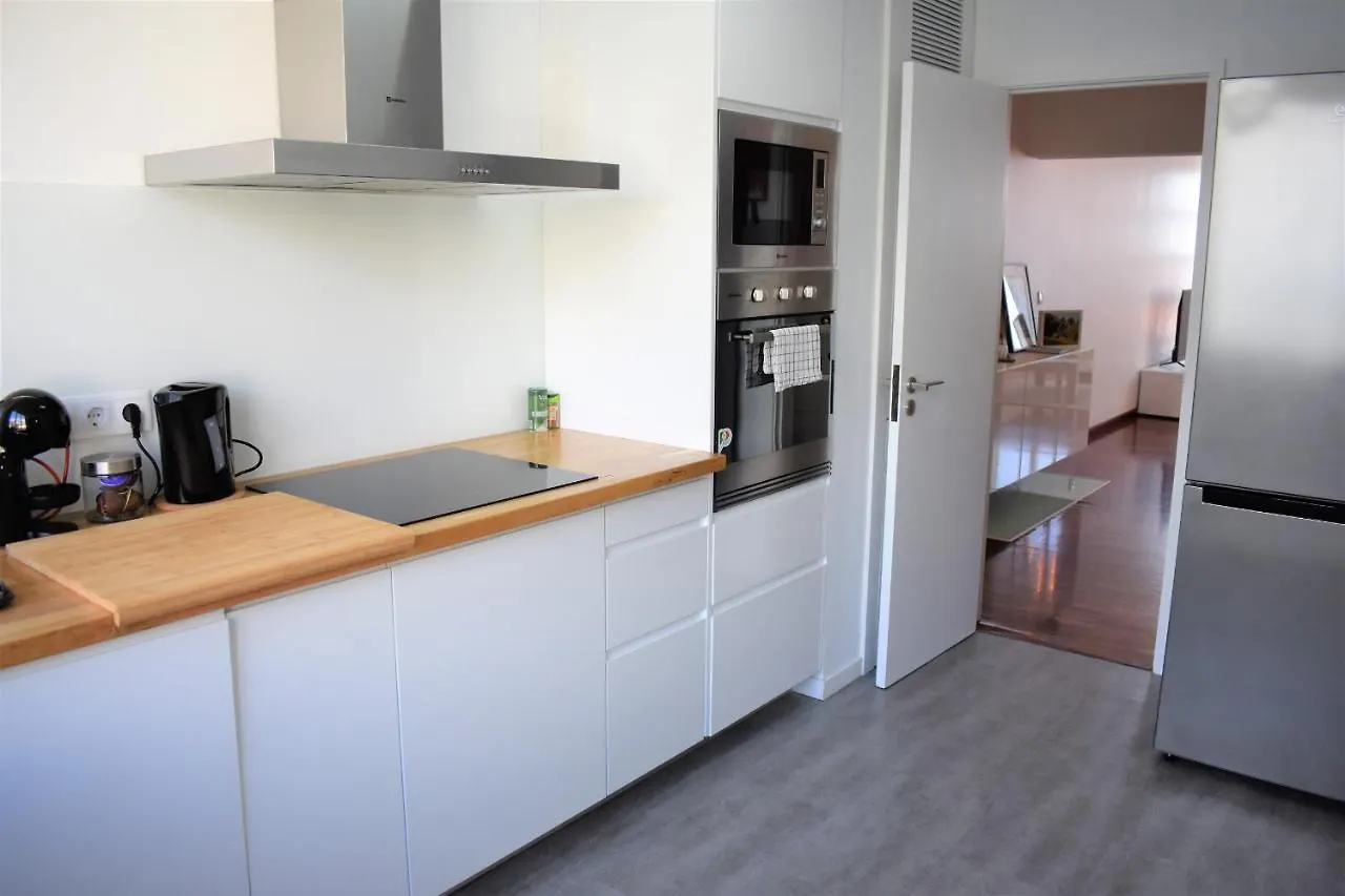 Madeira, 3 Bedroom Apartment With Ocean Views In Funchal