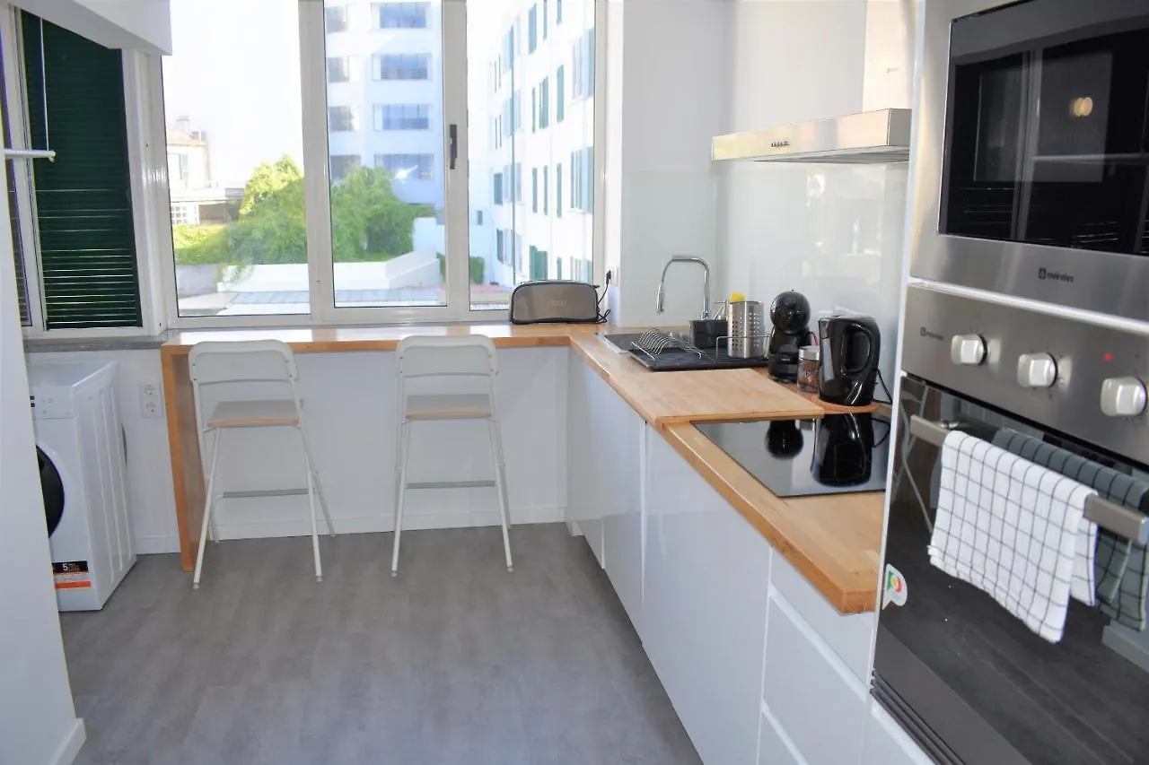 Madeira, 3 Bedroom Apartment With Ocean Views In Funchal